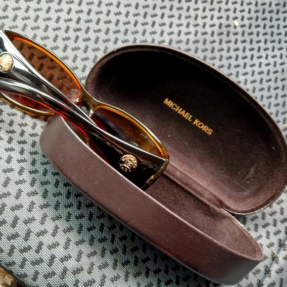 Michael  Kors sunglasses - Picture 1 of 3